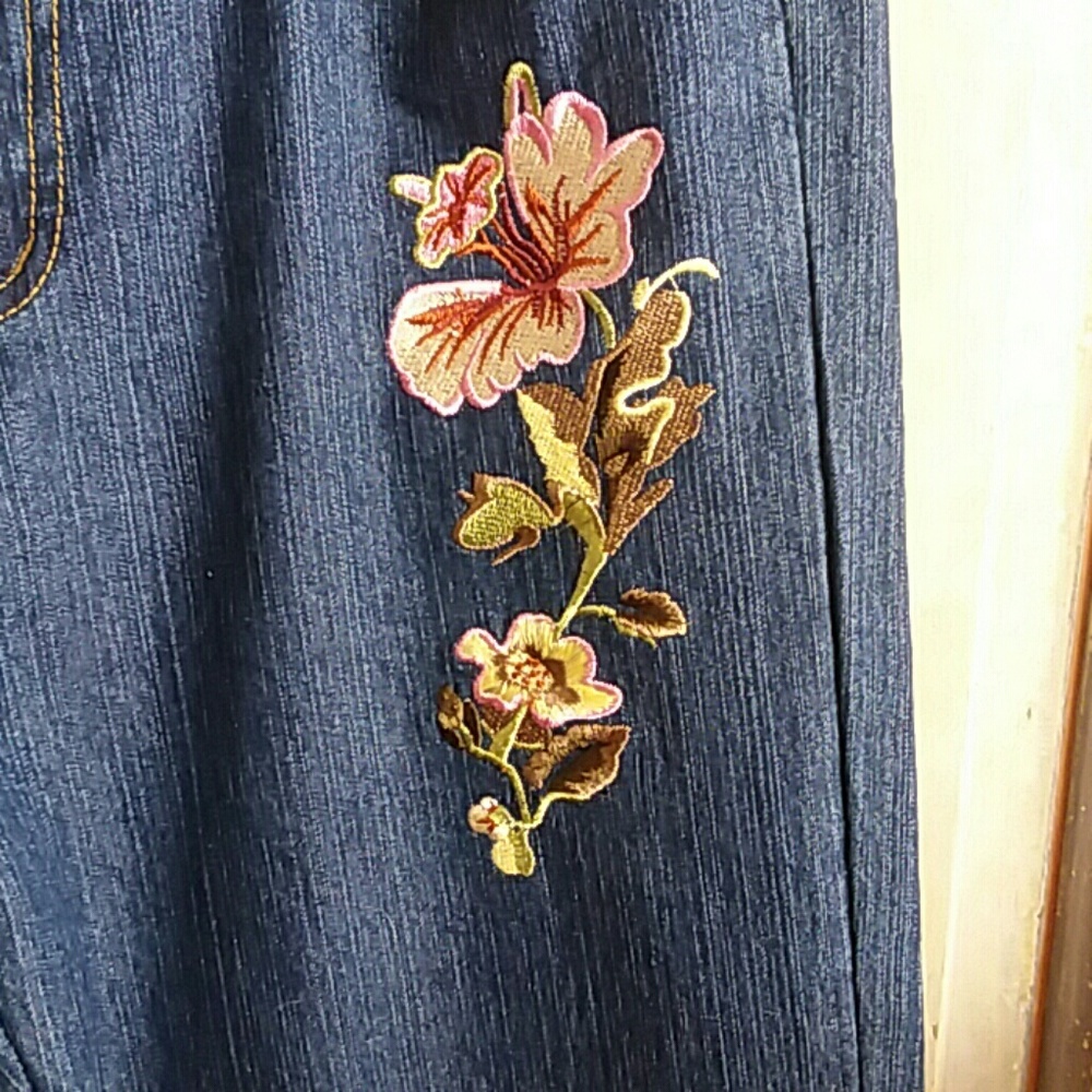 Sage 56 Jeans/ Embroidered - Picture 2 of 6